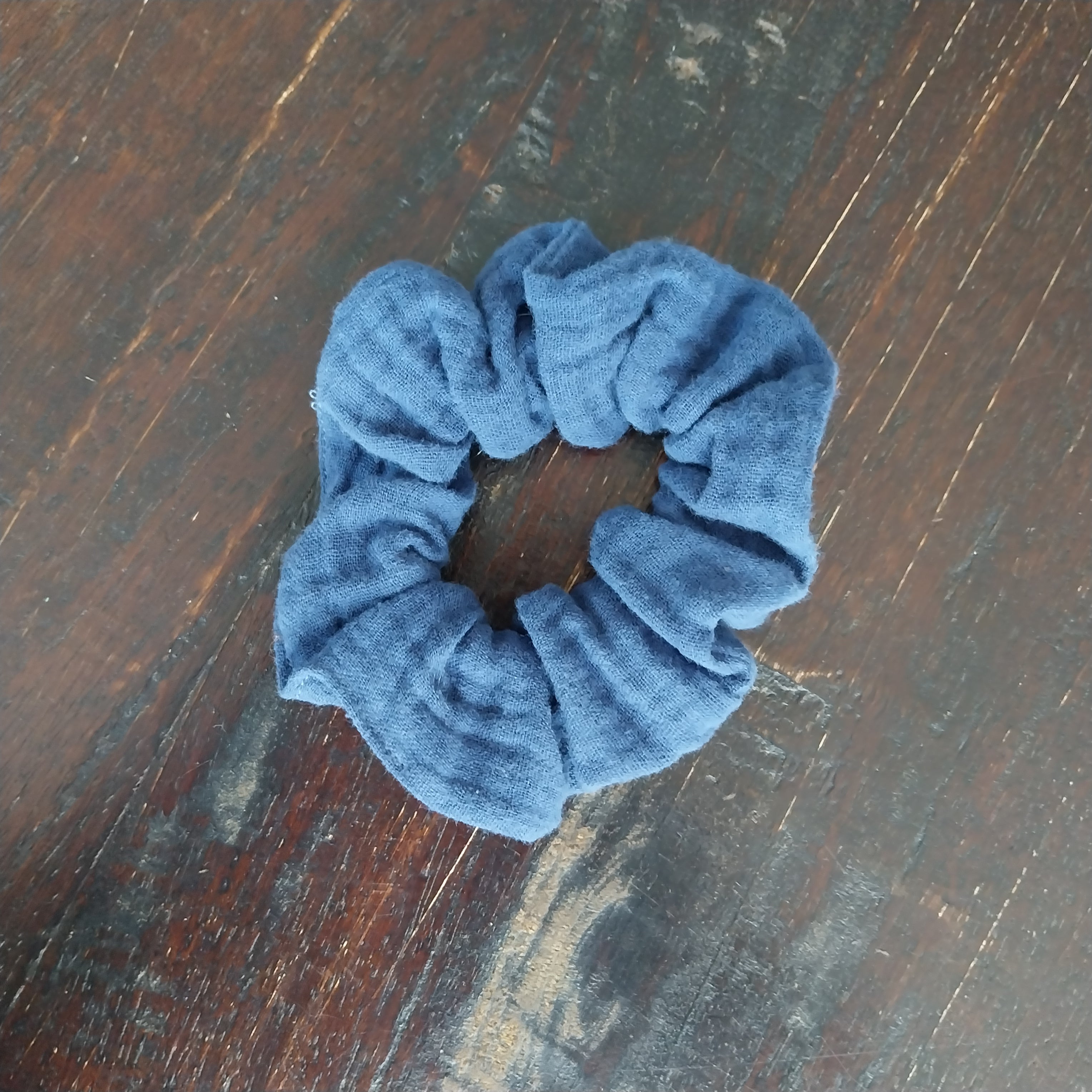 Chouchou en double gaze bleu indigo